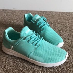 Tiffany Blue Etnies